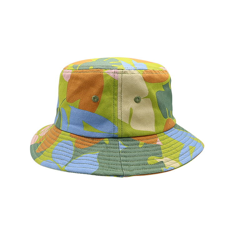 Factory Magic: Personalize Your Fishing Hat, Create Your Adventure