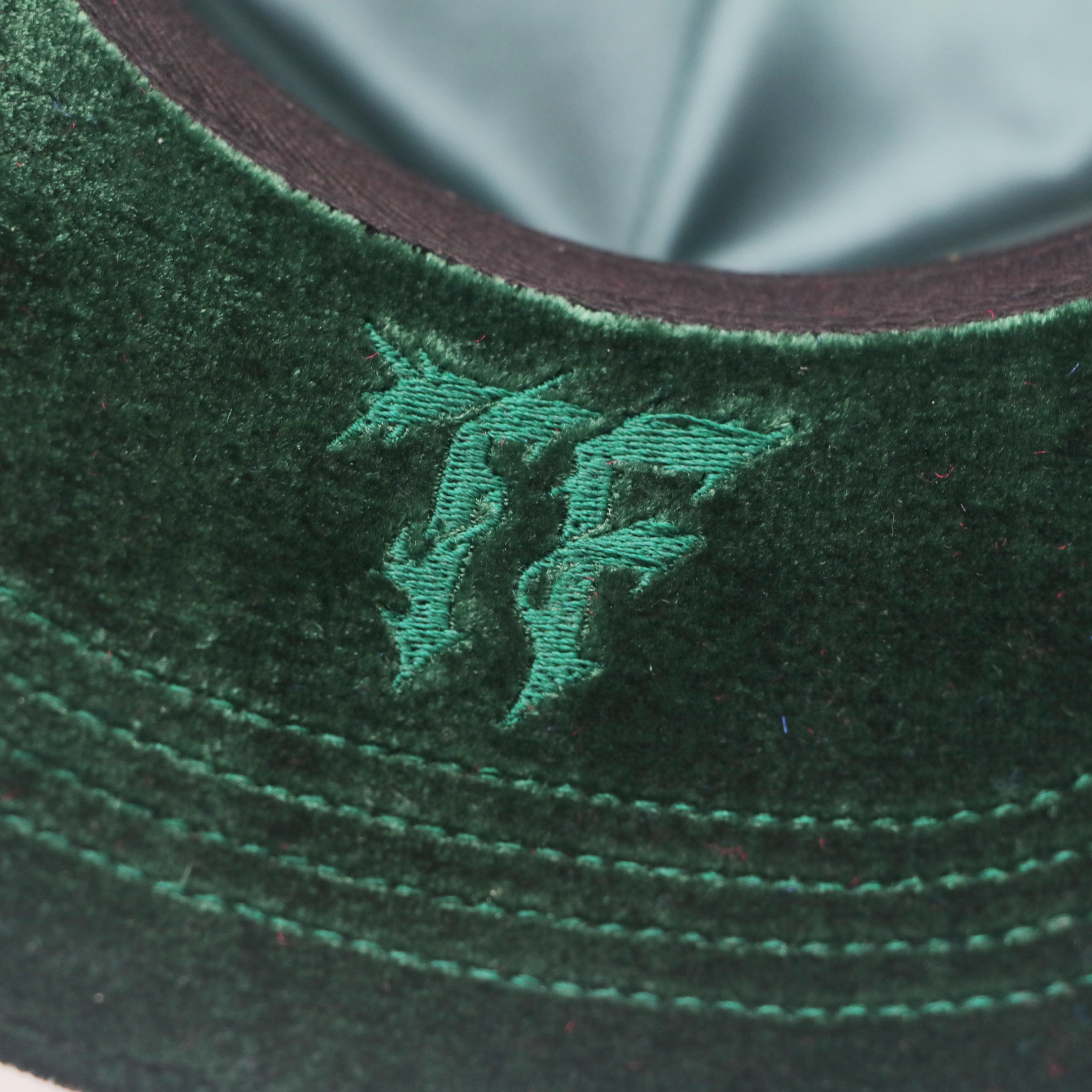 All Over Printed Velvet Trucker Cap Custom Metal Logo Velvet Baseball Hat