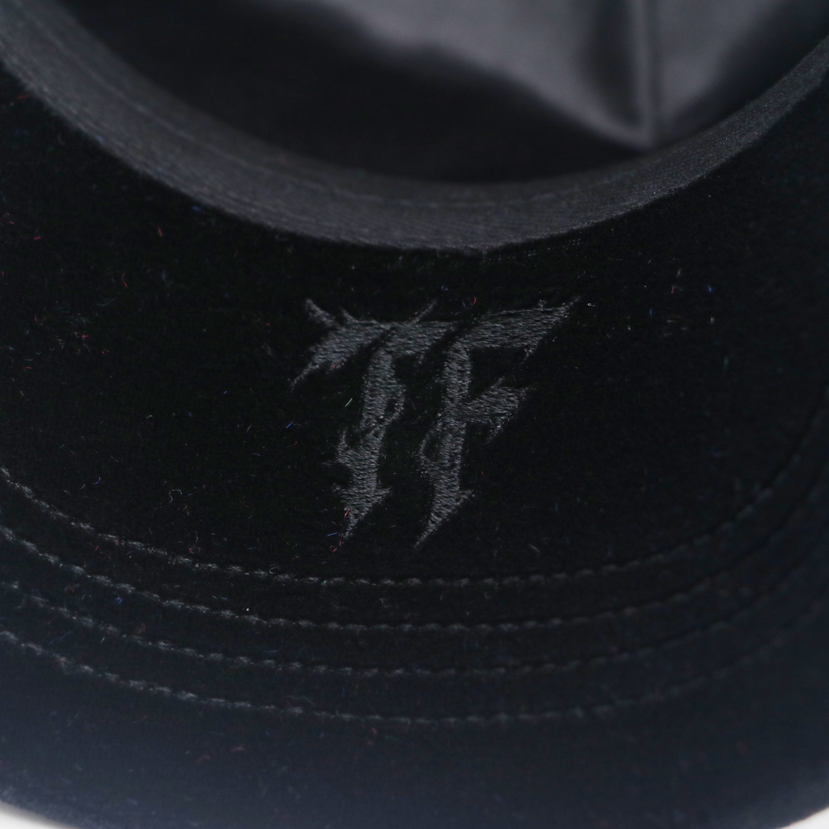 Fashion Velvet Baseball Cap Embossed Rose With Rhinestones Custom Vintage Metal Logo Trucker Hat